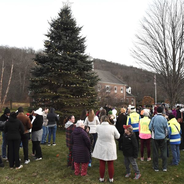 Santa attends Kent’s tree lighting