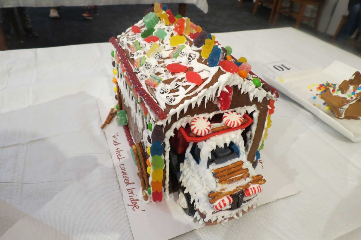 Cornwall Library hosts
gingerbread house contest
