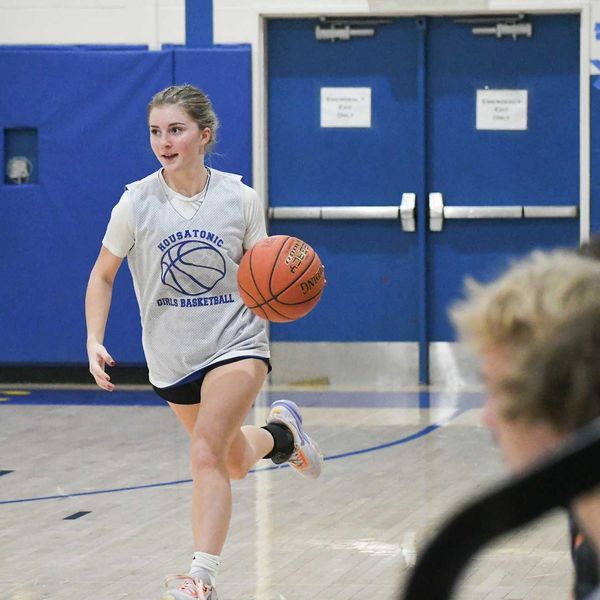 Housy girls begin basketball preseason with scrimmage against Torrington