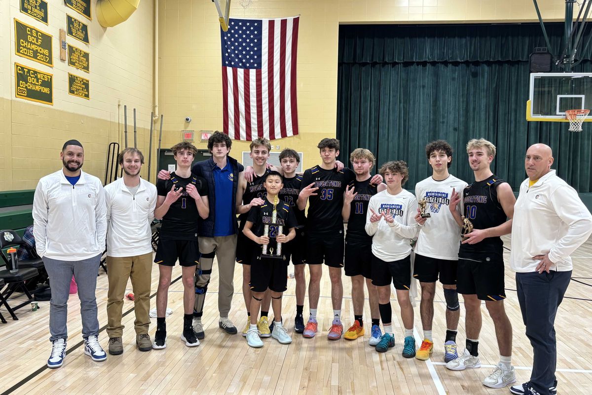 HVRHS wins Holiday Tournament