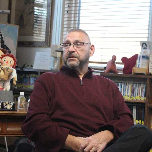 Paranormal investigator shares eerie encounters at Hunt Library