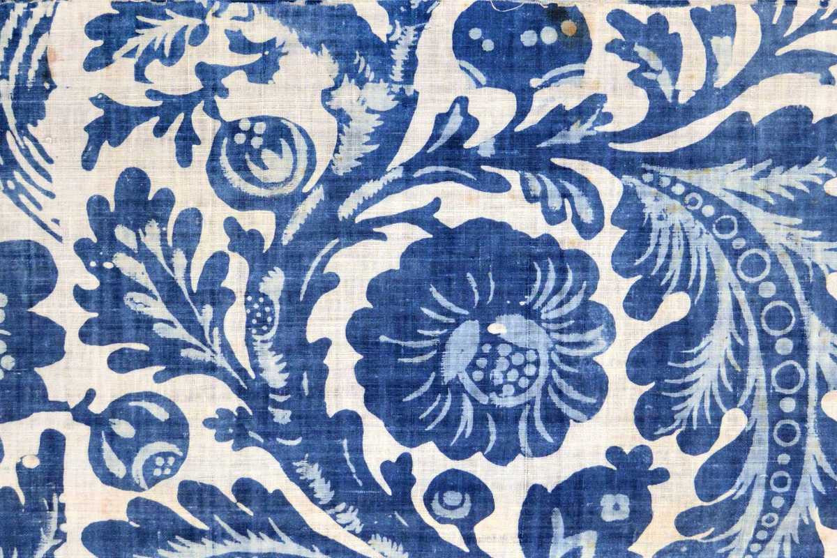 Threads
of history
come to Sharon