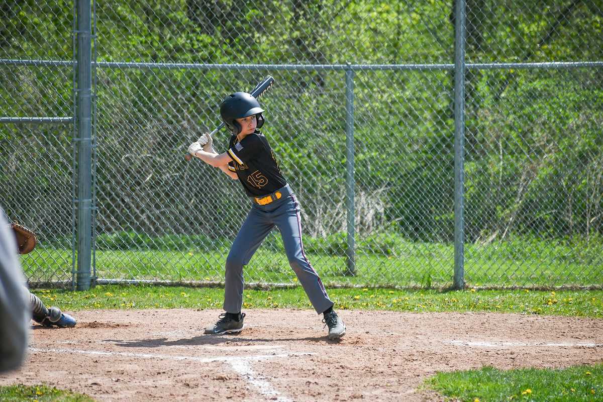 Pirates start Little League season with 4-1 win over Yankees