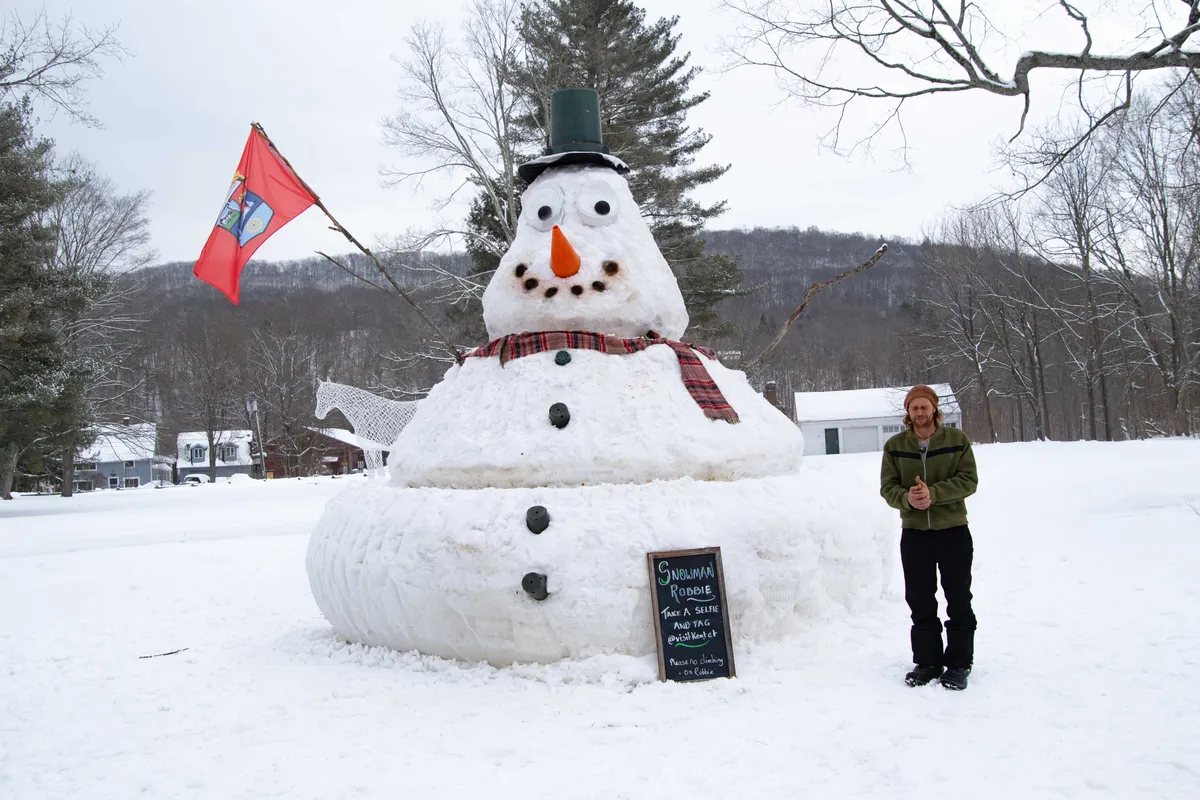 Kent's towering snowman honors Robbie Kennedy