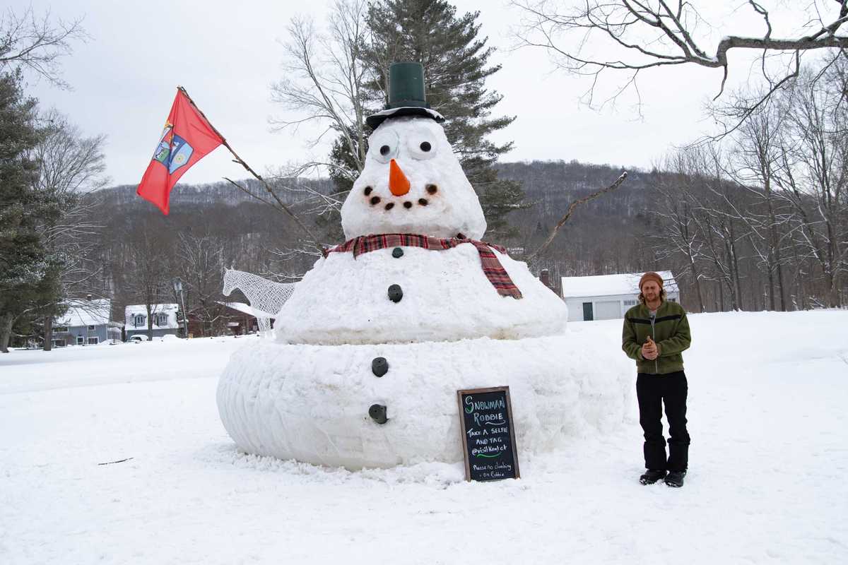 Kent's towering snowman honors Robbie Kennedy