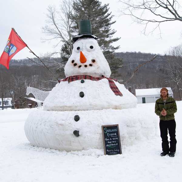 Kent's towering snowman honors Robbie Kennedy