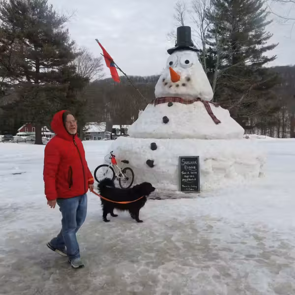 Kent’s towering snowman honors Robbie Kennedy