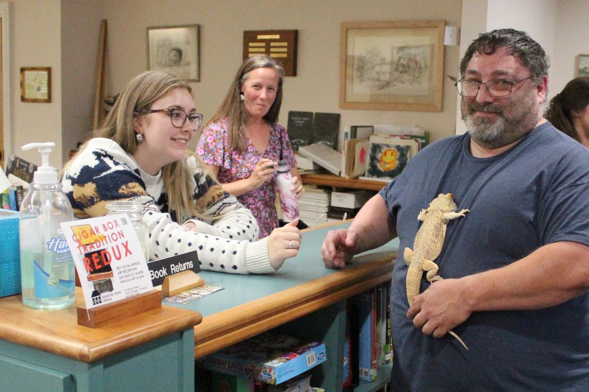 Reptiles and pizza party at Hunt Library