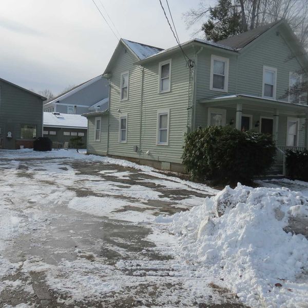 A warehouse-to-home proposal in downtown Kent runs into zoning concerns