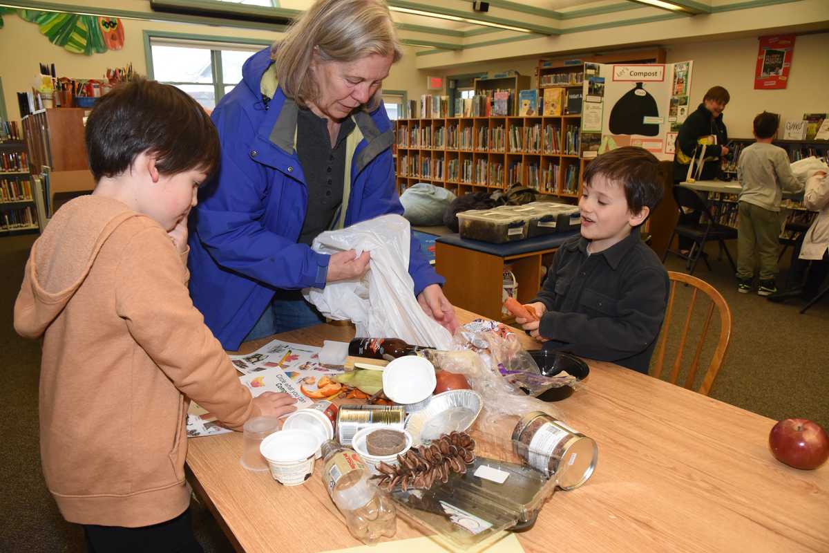 Learning to compost at Kent Memorial Library
