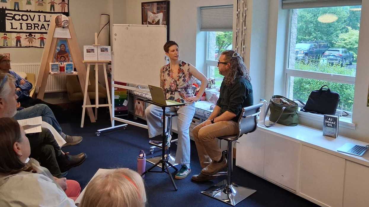 Scoville Library talk explores pitfalls and benefits of AI