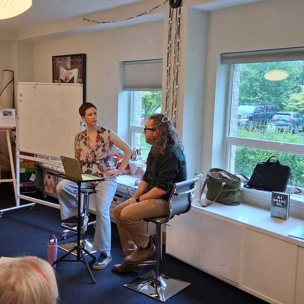 Scoville Library talk explores pitfalls and benefits of AI