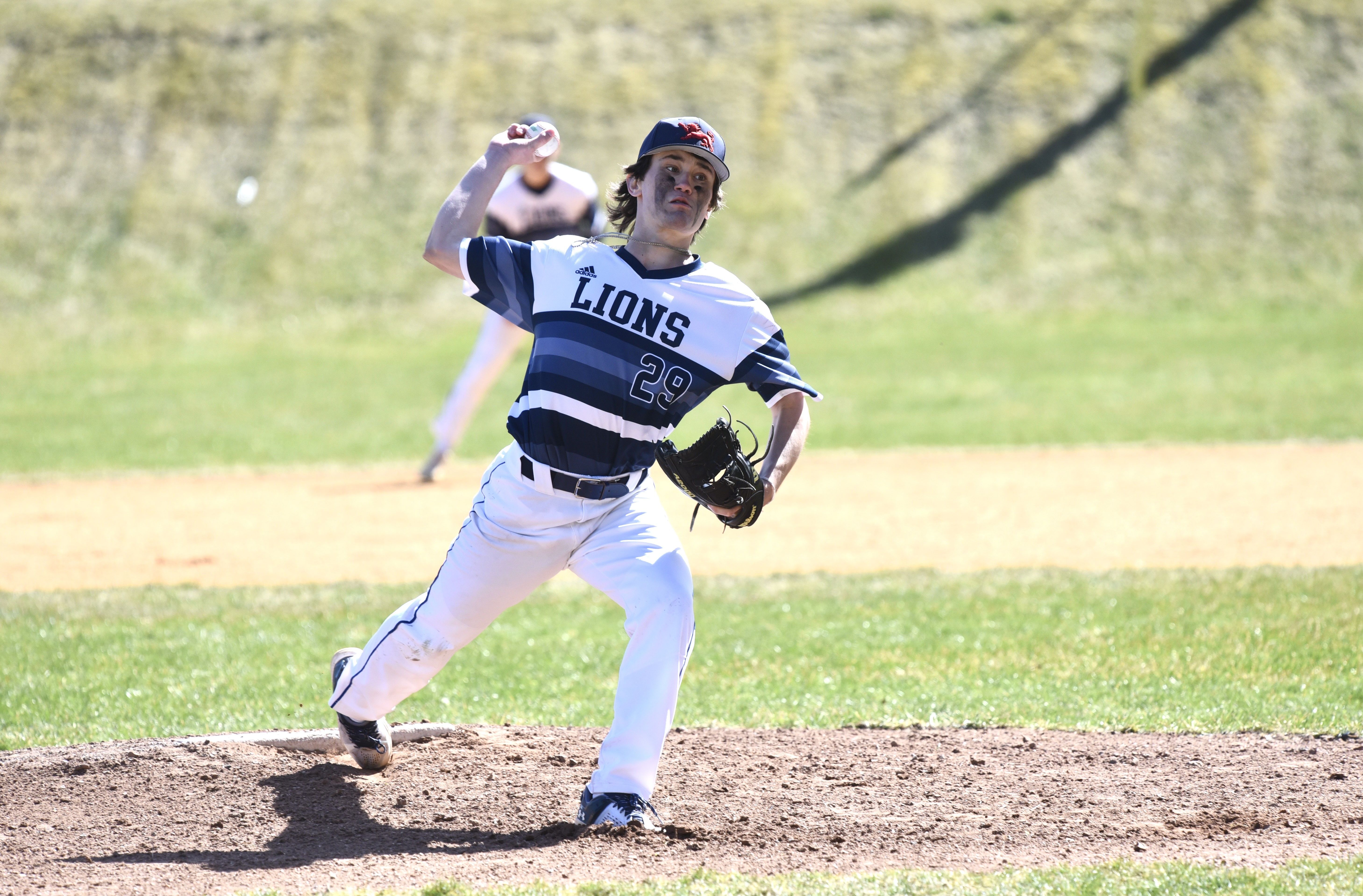 Kent falls 4-2 in season opener