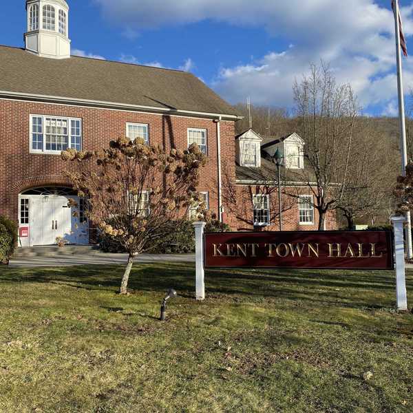 Kent town meeting reviews capital plan, approves agenda items