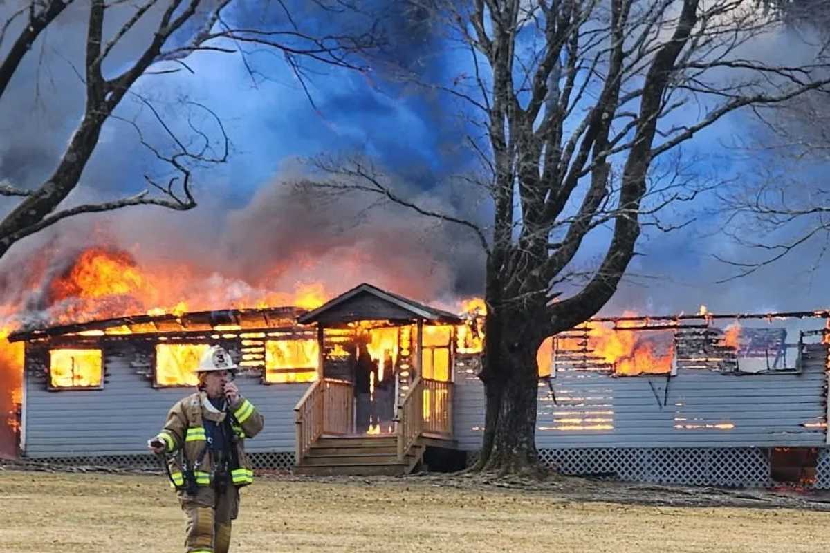 Fire razes three buildings in Kent