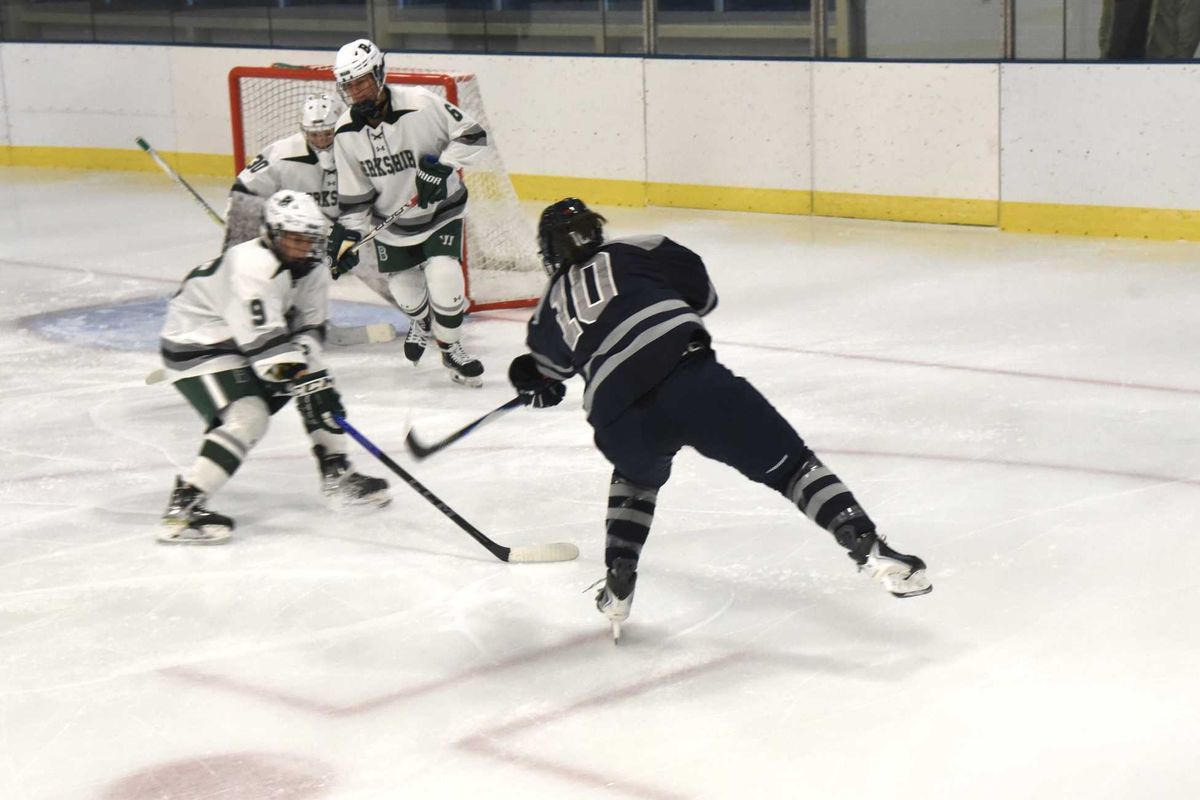 Berkshire Bears beat Kent Lions 2-0 in girls ice hockey
