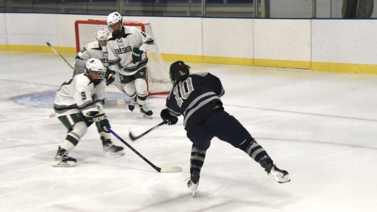 Berkshire Bears beat Kent Lions 2-0 in girls ice hockey