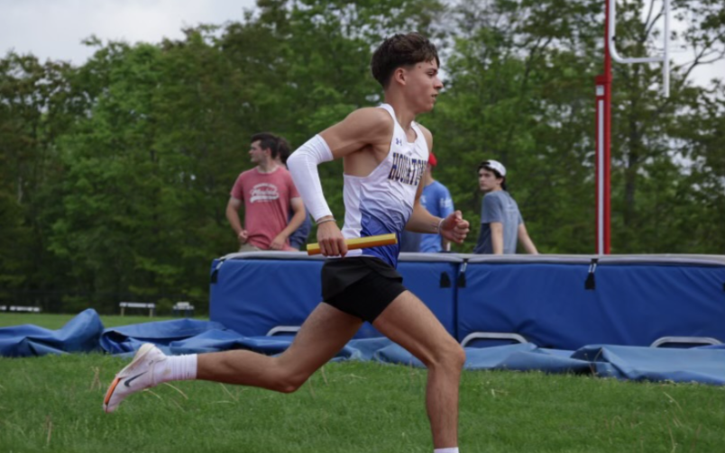 HVRHS Track seniors running off to collegiate competition