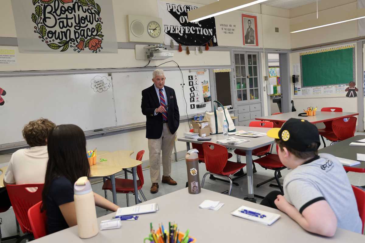 Lakeville Journal reporter talks shop with young students