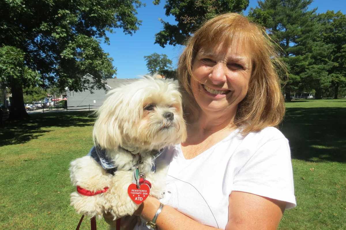 Lee Sohl and her therapy dogs