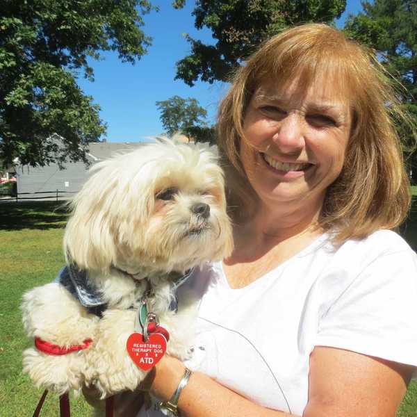 Lee Sohl and her therapy dogs