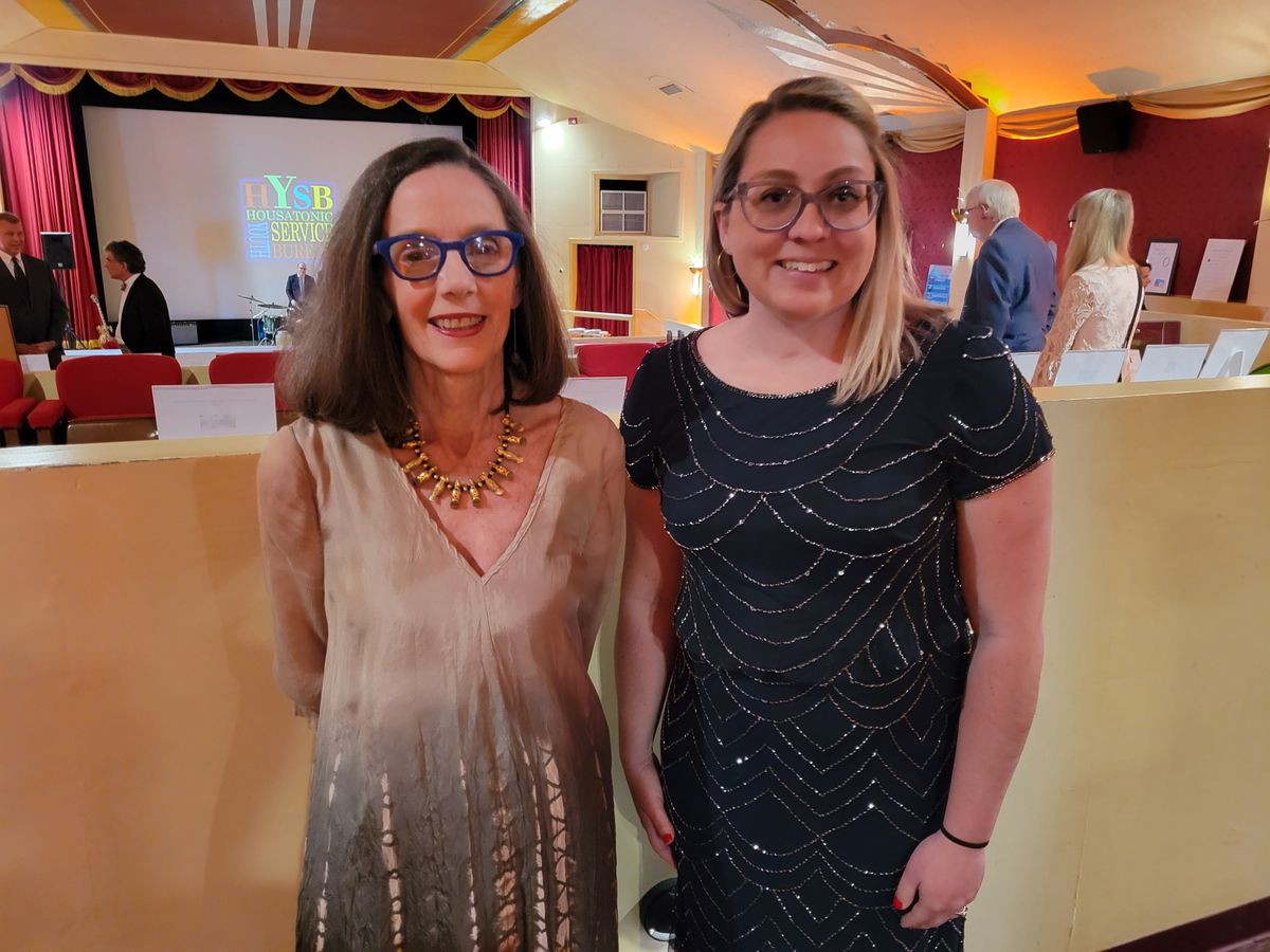Glitz and gratitude mark Carter’s farewell gala