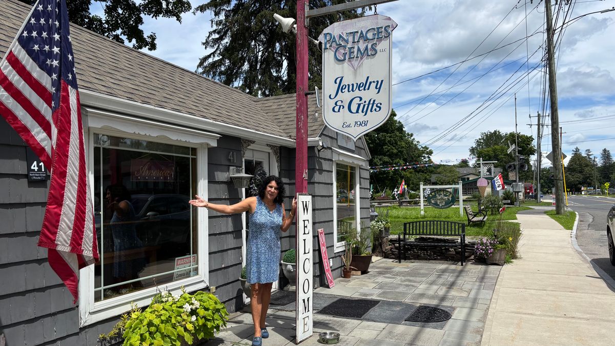 Manhattan jeweler finds a gem of a home in Kent