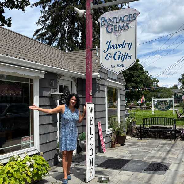 Manhattan jeweler finds a gem of a home in Kent