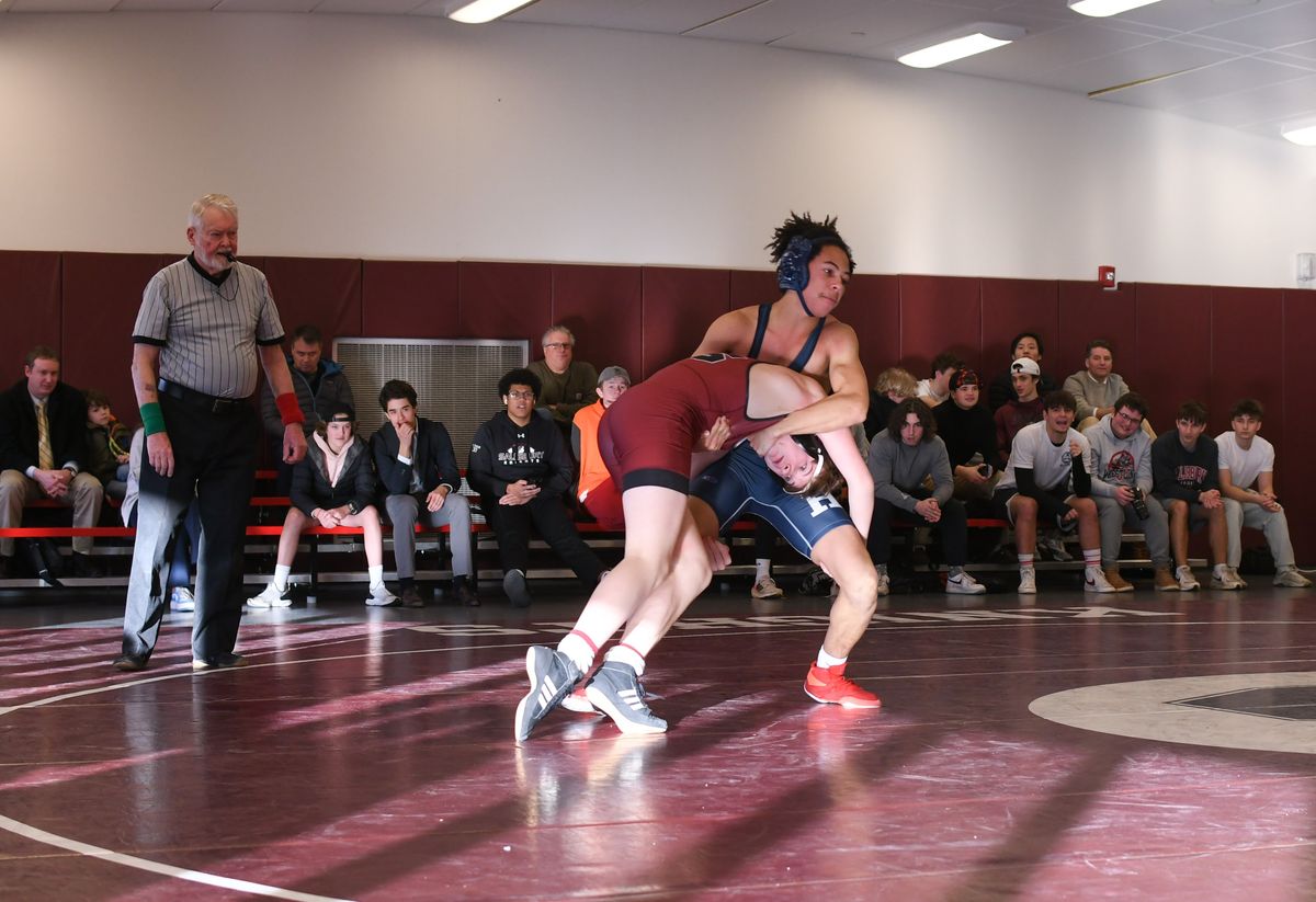 Hotchkiss wrestling pins Salisbury