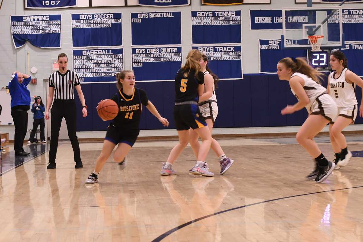 Top seed Thomaston eliminates HVRHS from Berkshires tourney