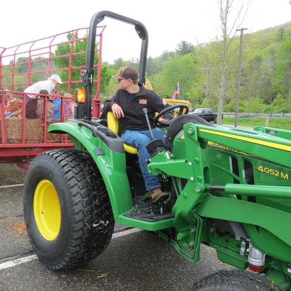 HVRHS FFA:
Agricultural students display skills at Open House