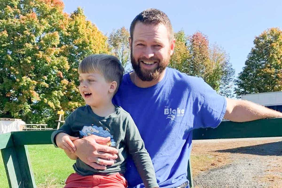 After painter’s death, friends reflect on a life rebuilt