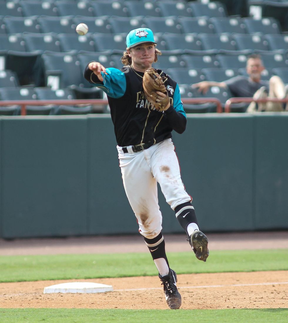 Sidelined for the season, Yahn starts a team of his own