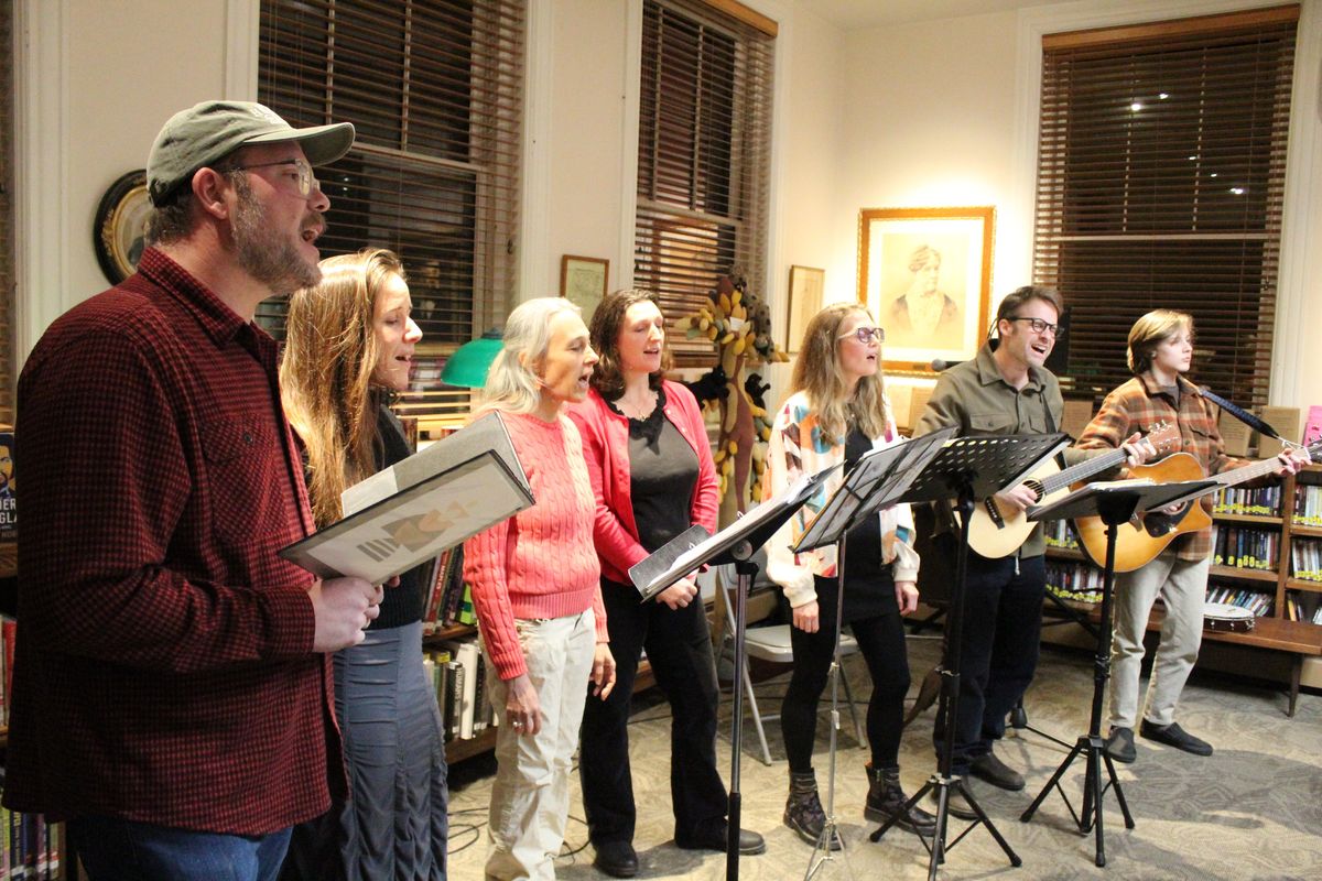 Crowd braves falling snow for musical night at Hunt Library