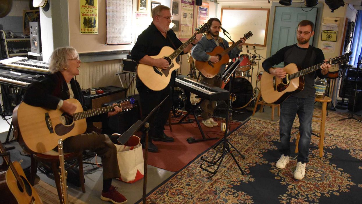 Open mic night rocks Music Lab