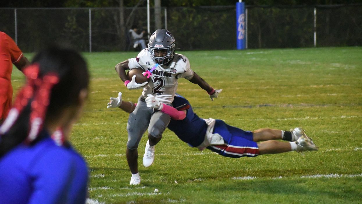 GNH falls to Naugatuck 35-14
