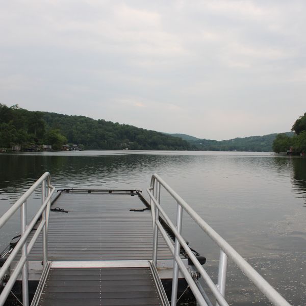 Kent residents speak up on Waramaug wakesurfing issue