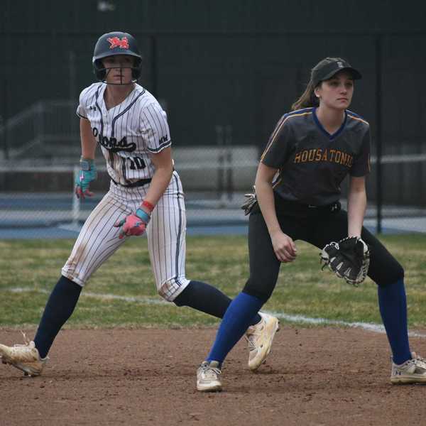 Kent School softball hosts Housatonic