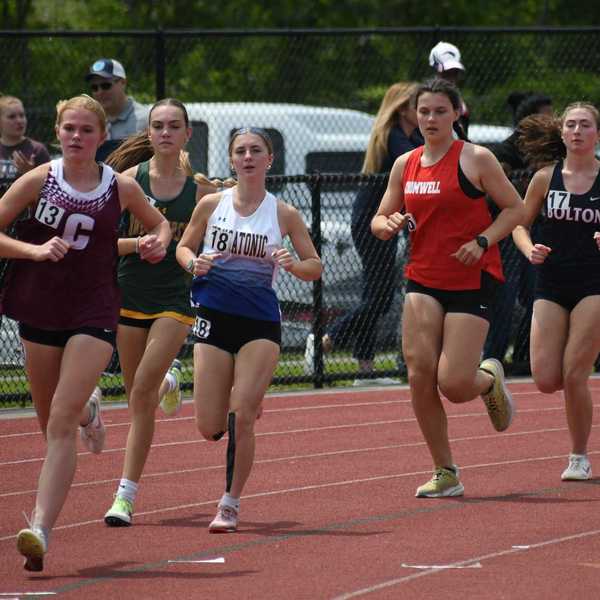 Mountaineers medal at state track meet