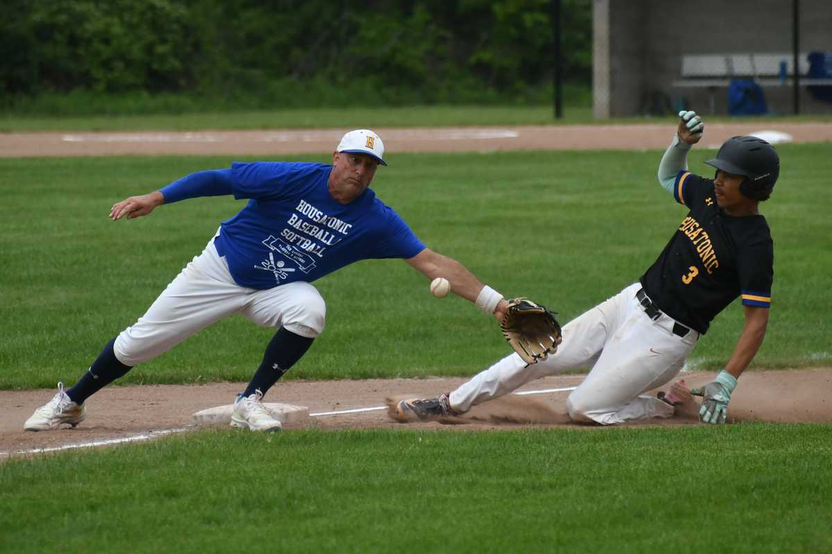 Past players prevail over present