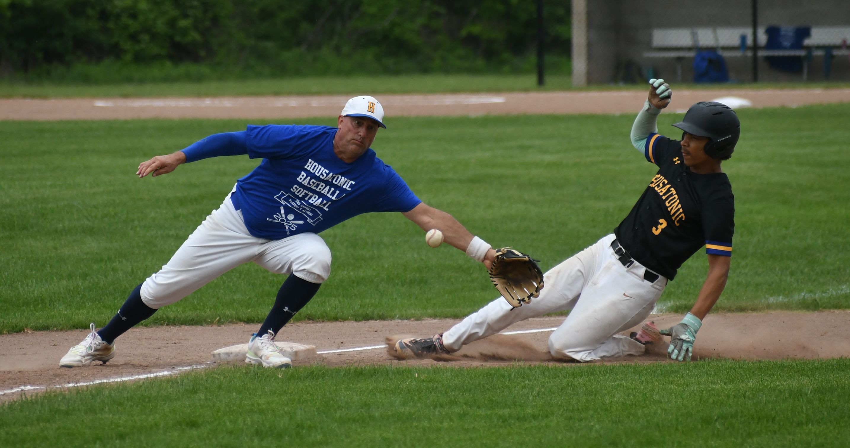 Past players prevail over present