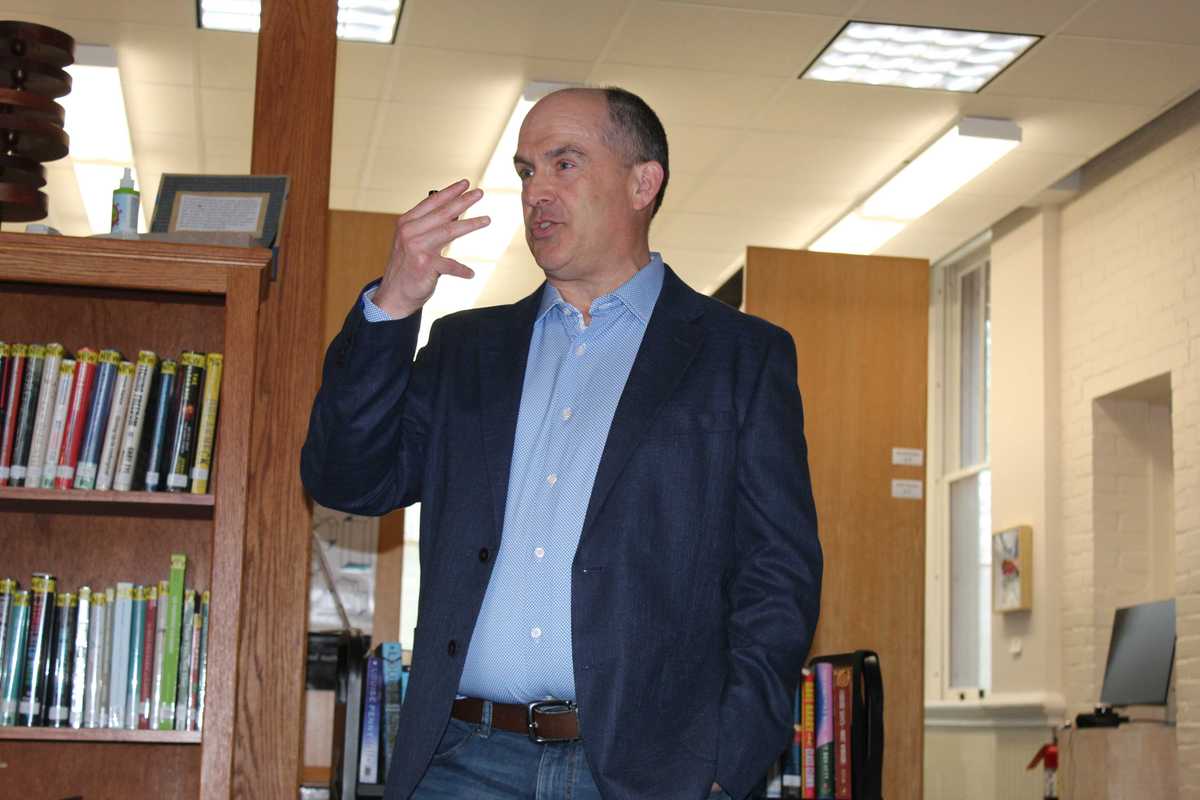 Local author recounts how royal statue was melted into wartime bullets