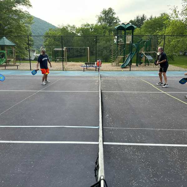 Tennis, pickleball clinics are coming to Kent Commons Park