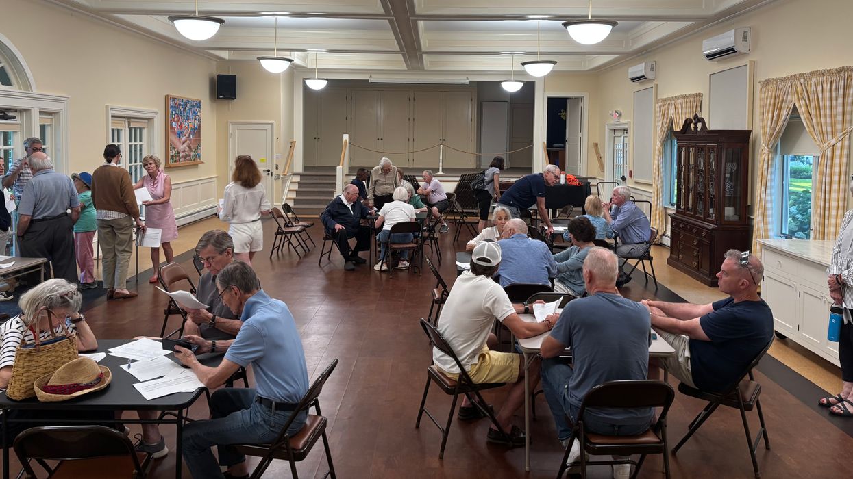 Petition opposes Wake Robin expansion, zoning change