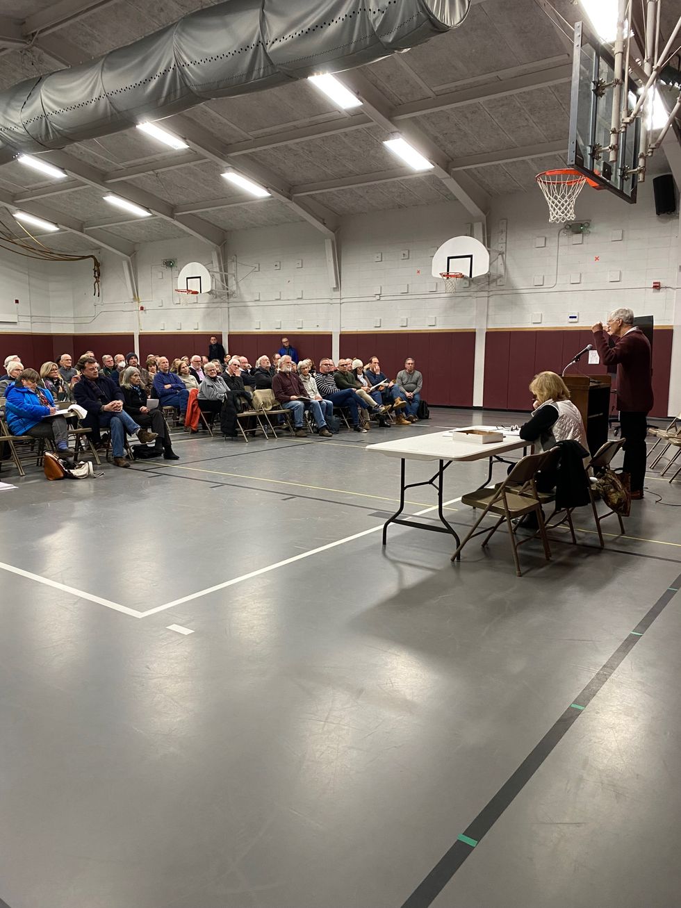 Sharon residents debate solar plan pros and cons