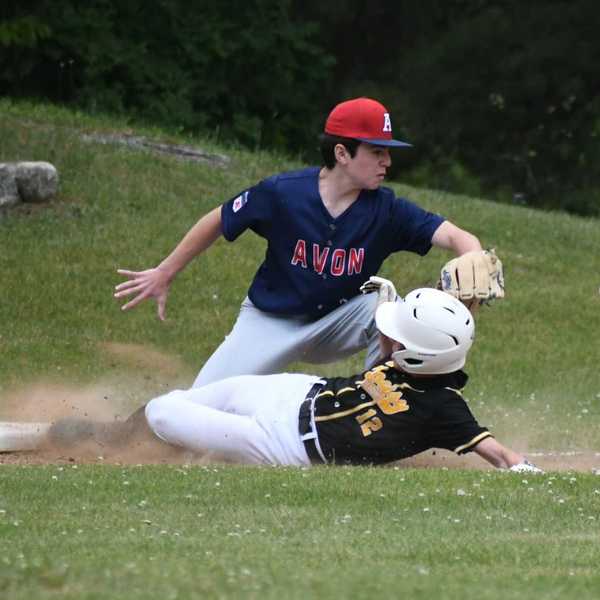 Housy Juniors top Avon 13-4