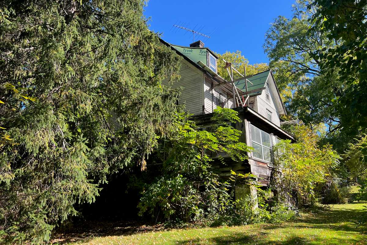 Sharon median home price remains above $700K