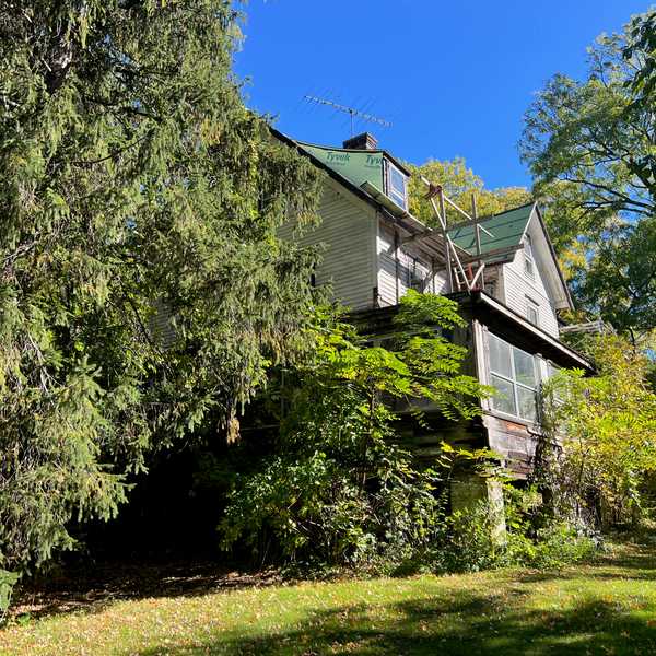 Sharon median home price remains above $700K
