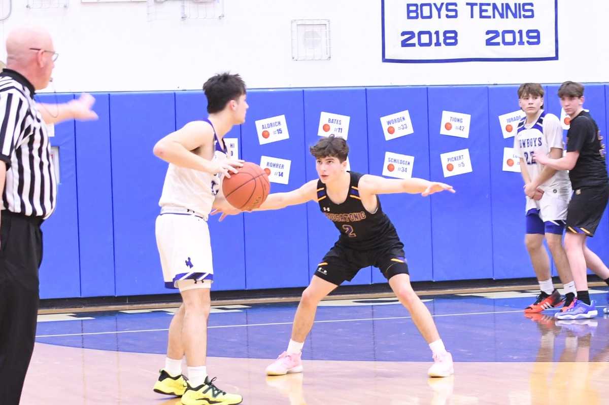 Mountaineers fall to Litchfield 72-44