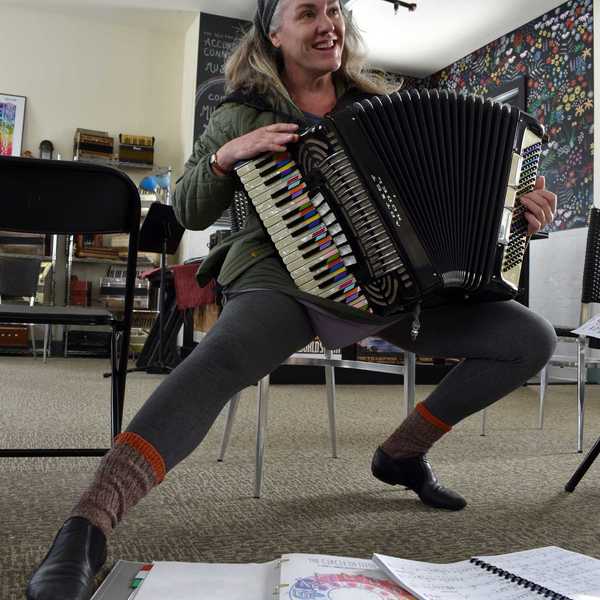 The color of music: Sarah Davis Hughes’ ‘The Colorways and the Circle of Fifths’